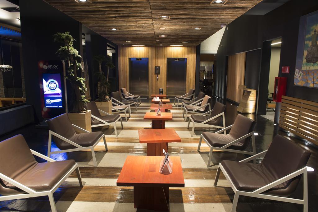 Enjoy Chiloe 호텔 카스트로 외부 사진 The lounge at the airport